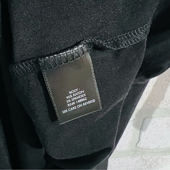 Torrid NWT Graphic Classic Fit Super Soft Off Shoulder Strappy Tee Size 1 - Picture 12 of 12